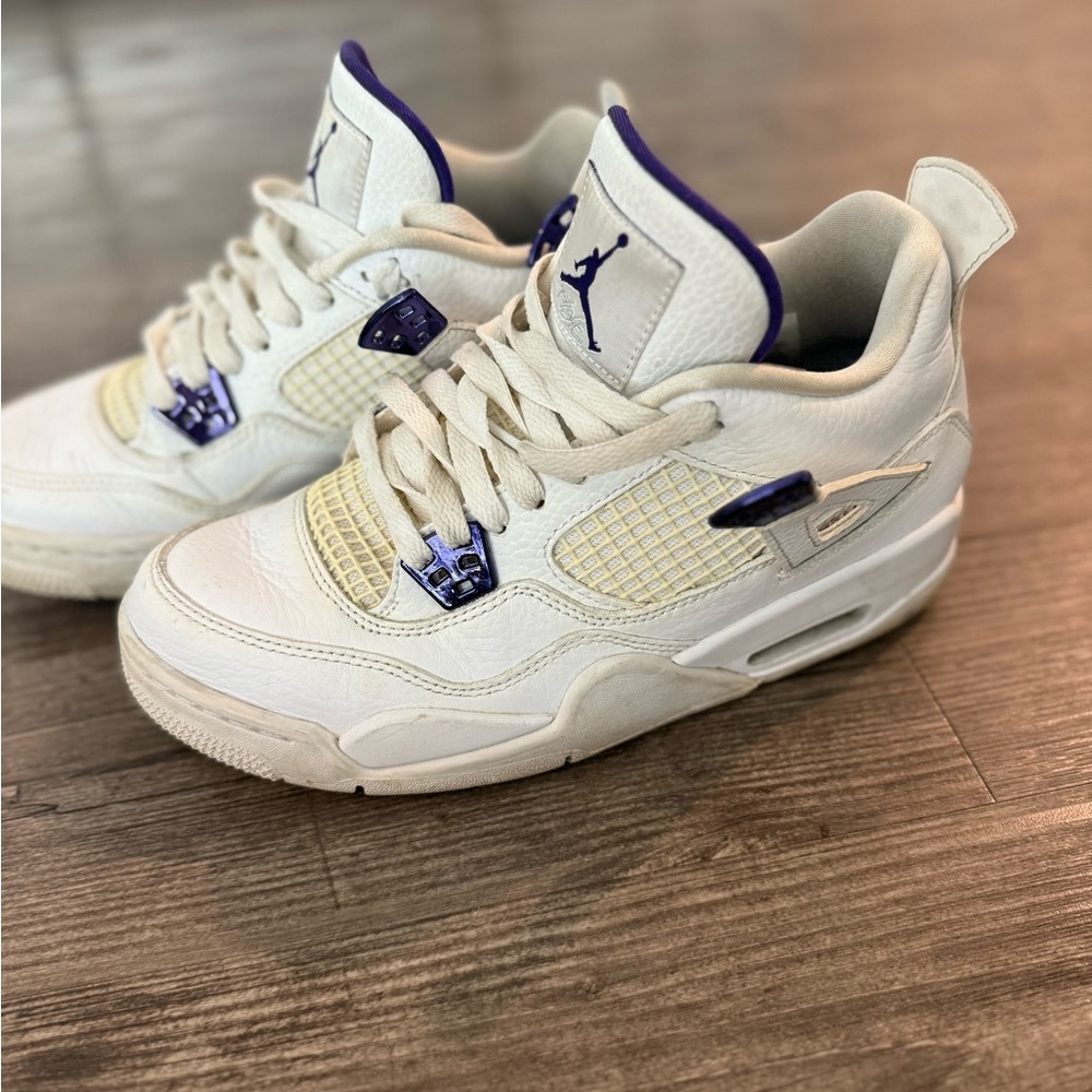 Jordan 4 White and Purple Sneakers Iconic Design - Picture 3 of 3